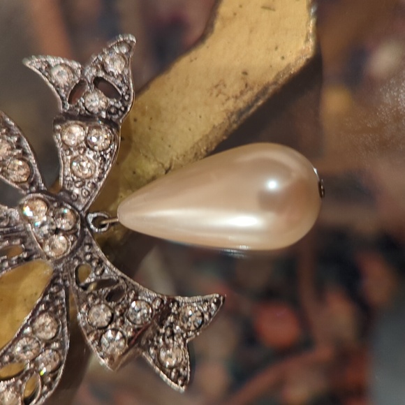 Metal Bow brooch - Picture 2 of 4